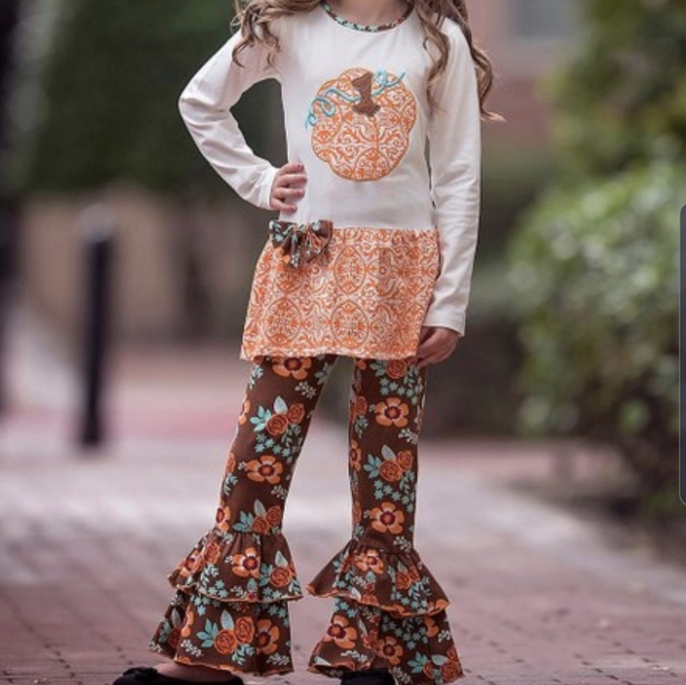 Embroidered Pumpkin Ruffle Outfit - Picture 2 of 3